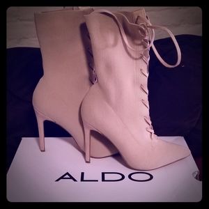 Cream/Ivory textile lace up boot